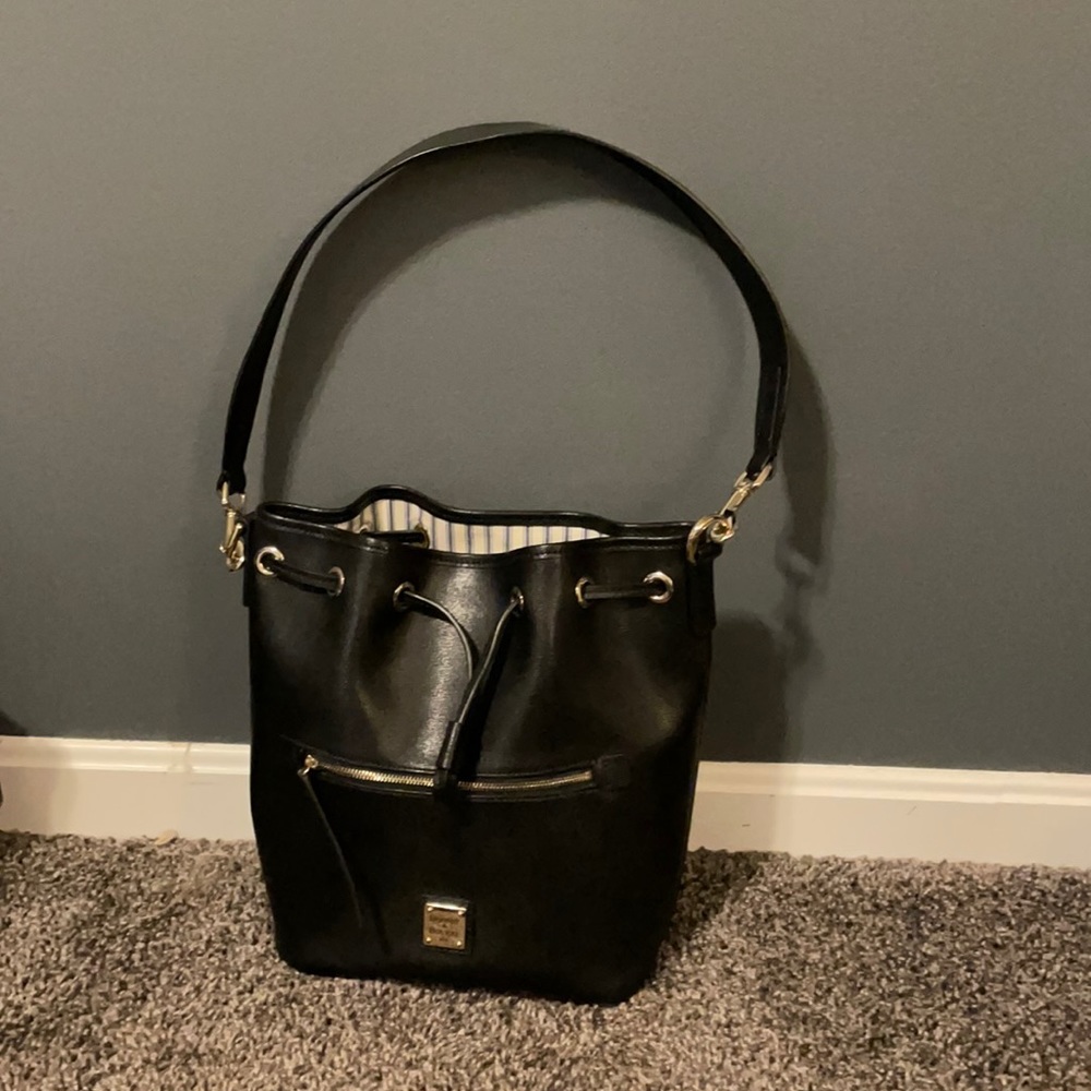 Dooney & Bourke bucket style shoulder bag